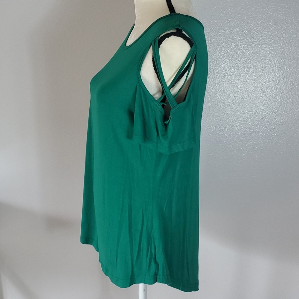 Cold shoulder tee - Picture 2 of 4